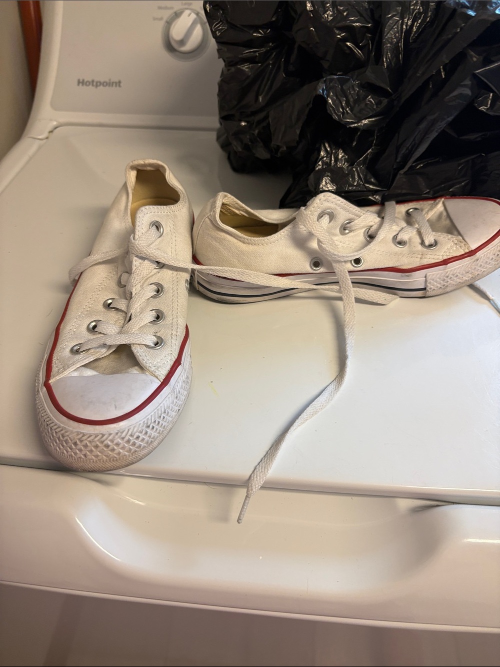 Converses - Picture 4 of 9